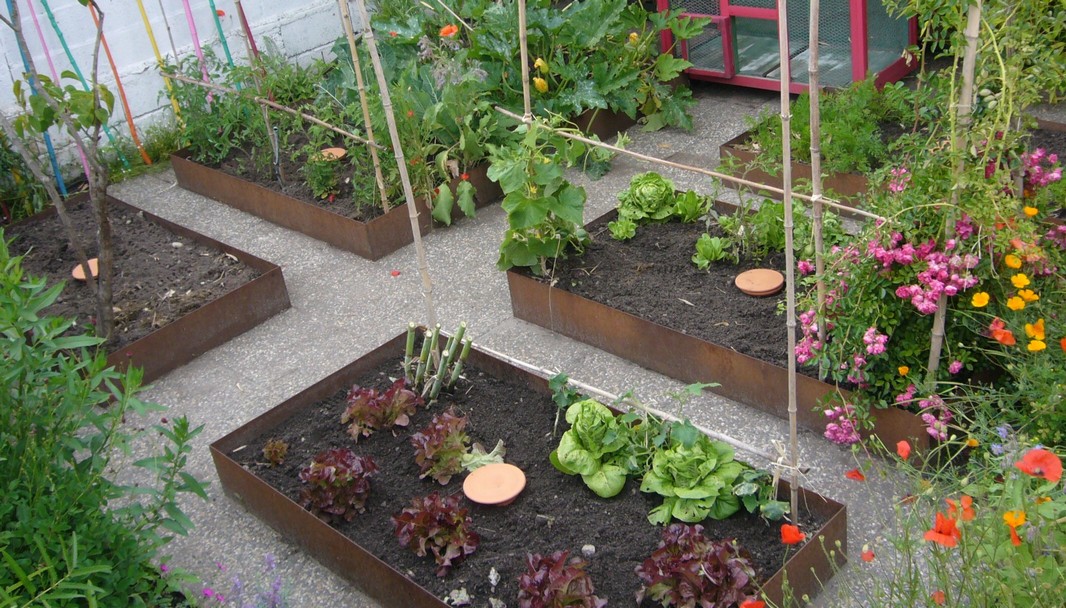 Des oyas pour alimenter votre jardin/potager en eau ? - Blog ECO L'EAU